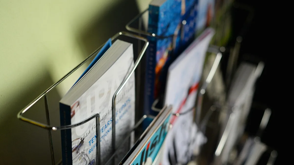 Comparaison entre flyers papier et présence en ligne