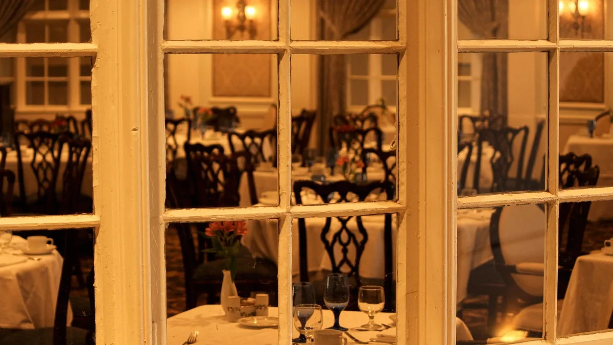 Salle de restaurant accueillante à Caen
